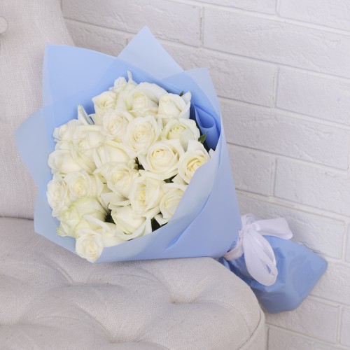 Купить на заказ Букет из 21 белой розы с доставкой в Костанае