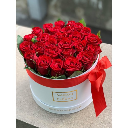 Купить на заказ 25 красных роз в коробке с доставкой в Костанае