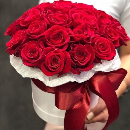 Купить на заказ 15 красных роз в коробке с доставкой в Костанае