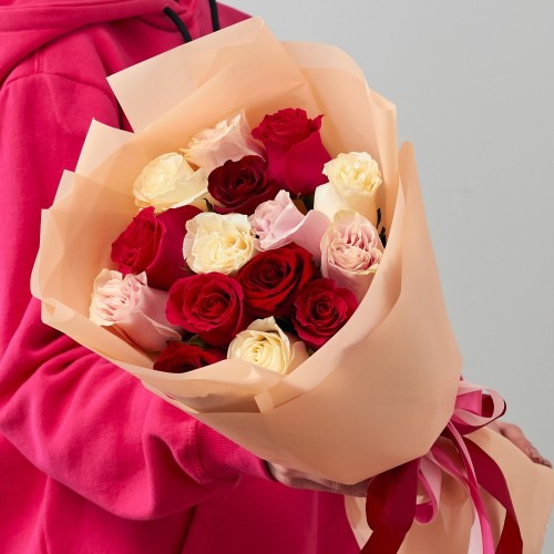 Купить на заказ Микс из 15 роз с доставкой в Костанае